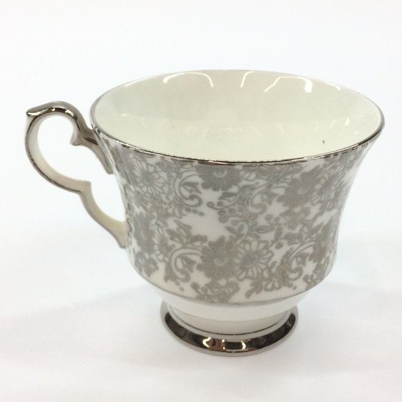 Royal Windsor Fine Bone China Tea Cup and Saucer - Picture 7 of 8